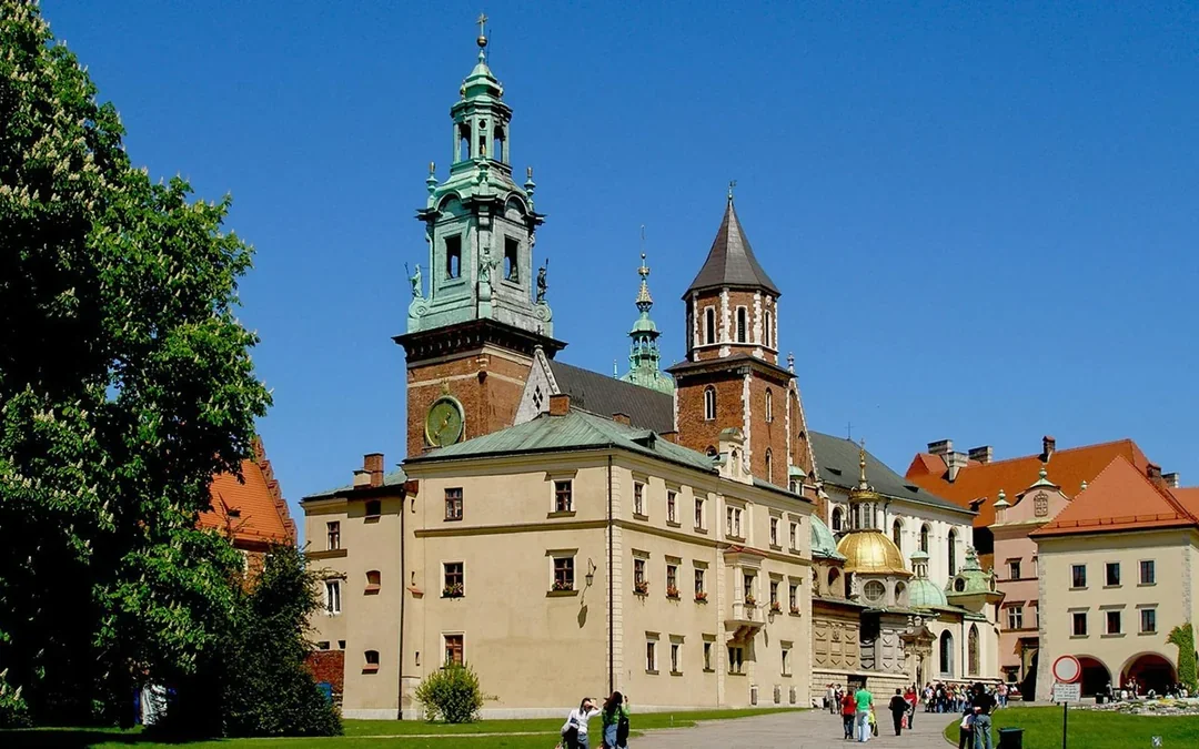 Combo: Wawel Castle, Cathedral, St. Mary’s Basilica & Rynek Underground Museum Guided Tour Image 2