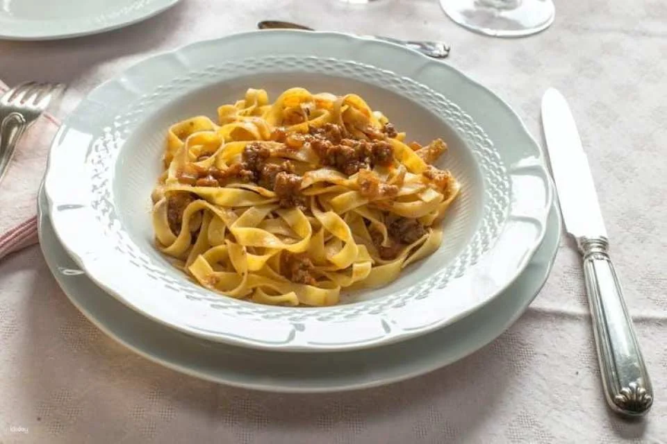 Cooking class and tasting at a Cesarina's home in Bologna