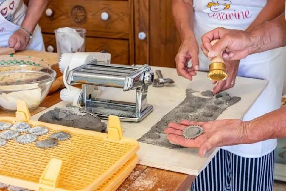 Cooking class and tasting at a Cesarina's home in Bologna