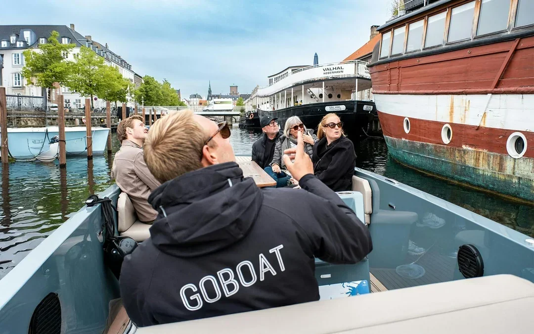 Copenhagen Small Group Canal Cruise on Electric Boats Image 4