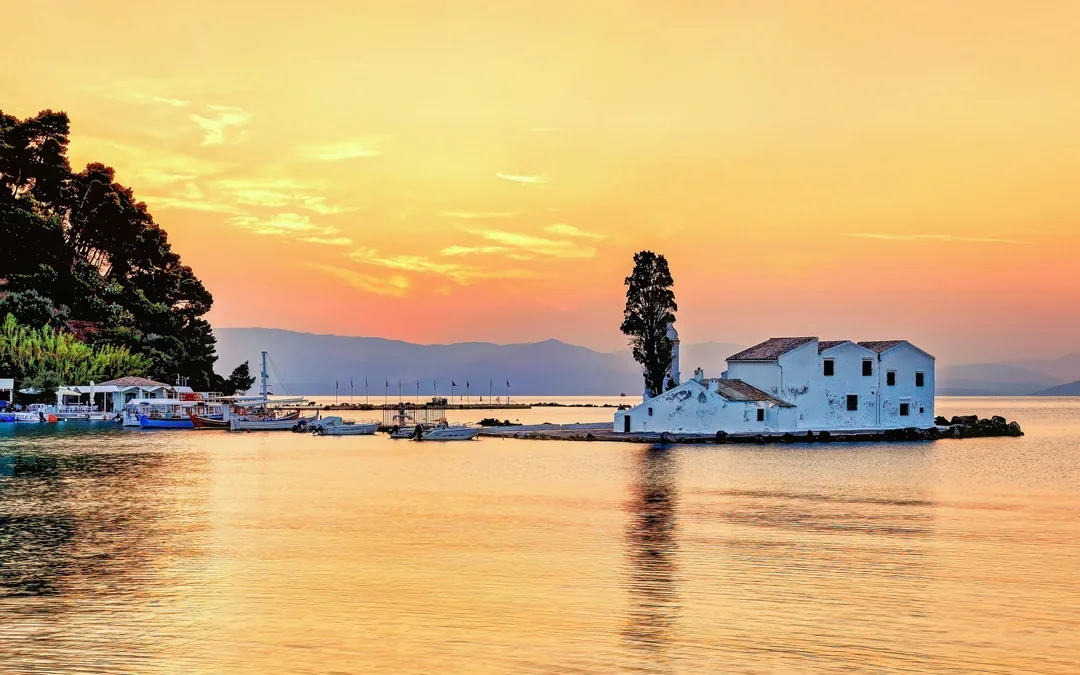 Corfu: Sunset Cruise on Classic Boat with Cocktails & Snacks Image 5