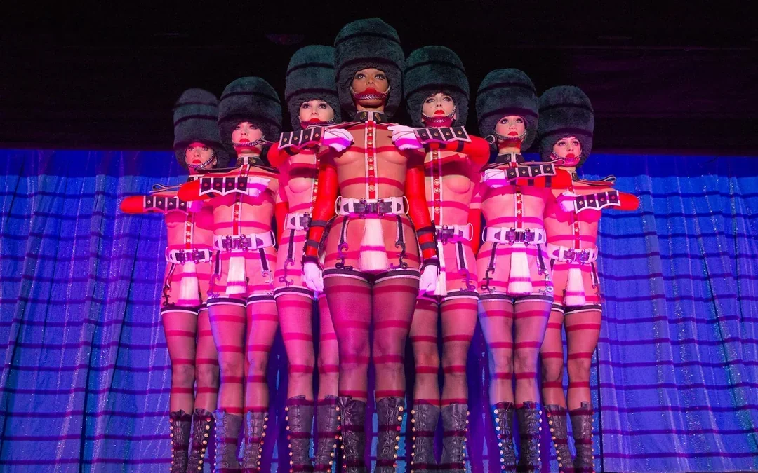 Crazy Horse Show Tickets  Image 1