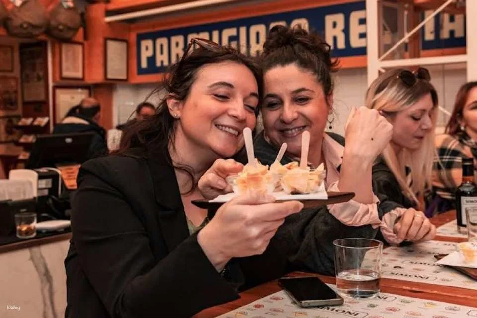 Culinary tour through Bologna's historic districts