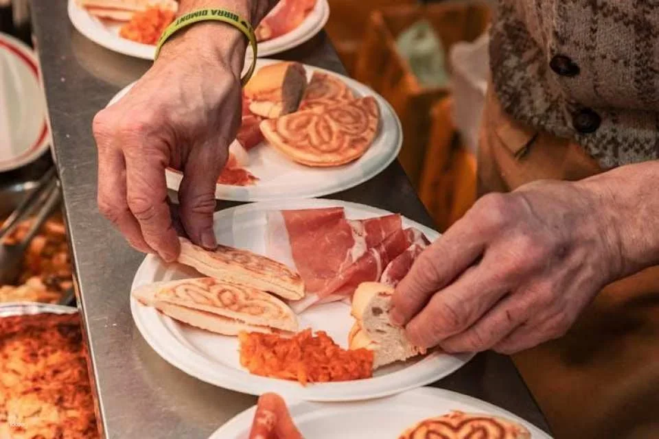 Culinary tour through Bologna's historic districts