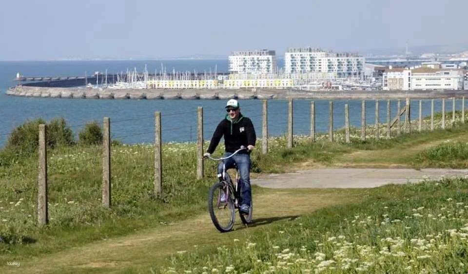 Cycle along the beachfront with Brighton Beach Bikes hire