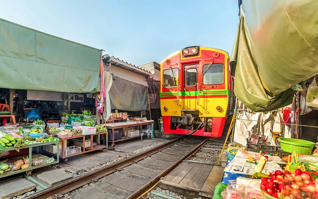 Damnoen Saduak Floating Market & Maeklong Railway Market Full-Day Guided Tour Image 5