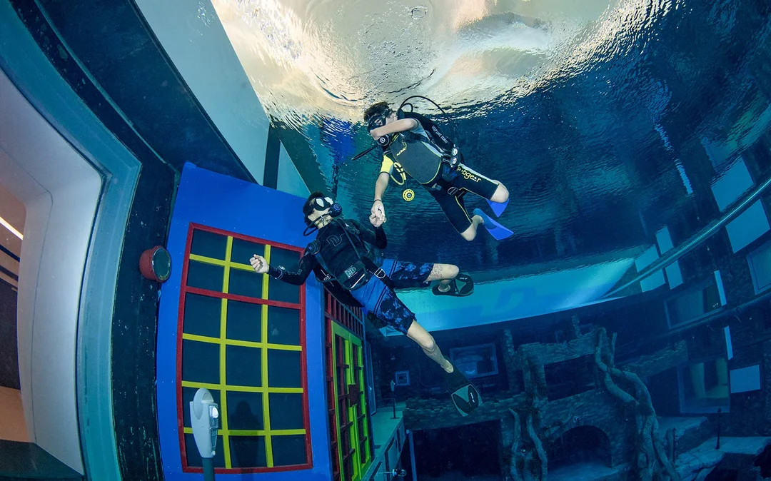 Deep Dive Dubai - Discover Scuba Diving for Beginners Image 2