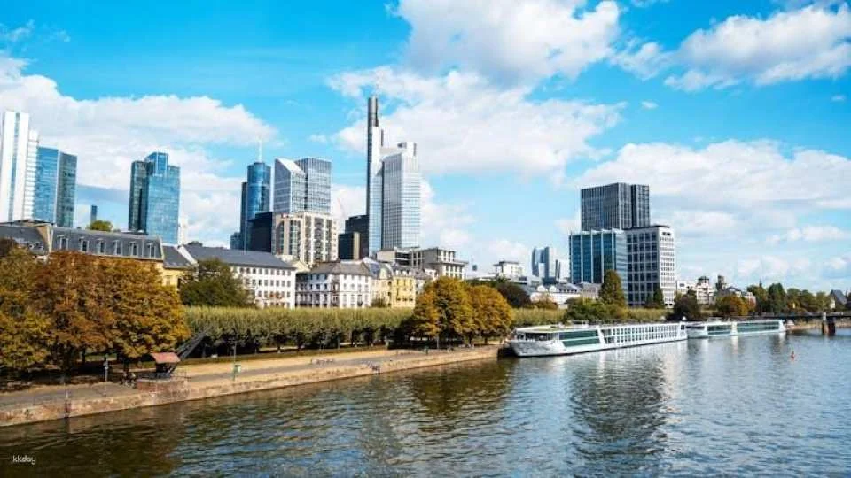 Discover the Instaworthy areas of Frankfurt with a local