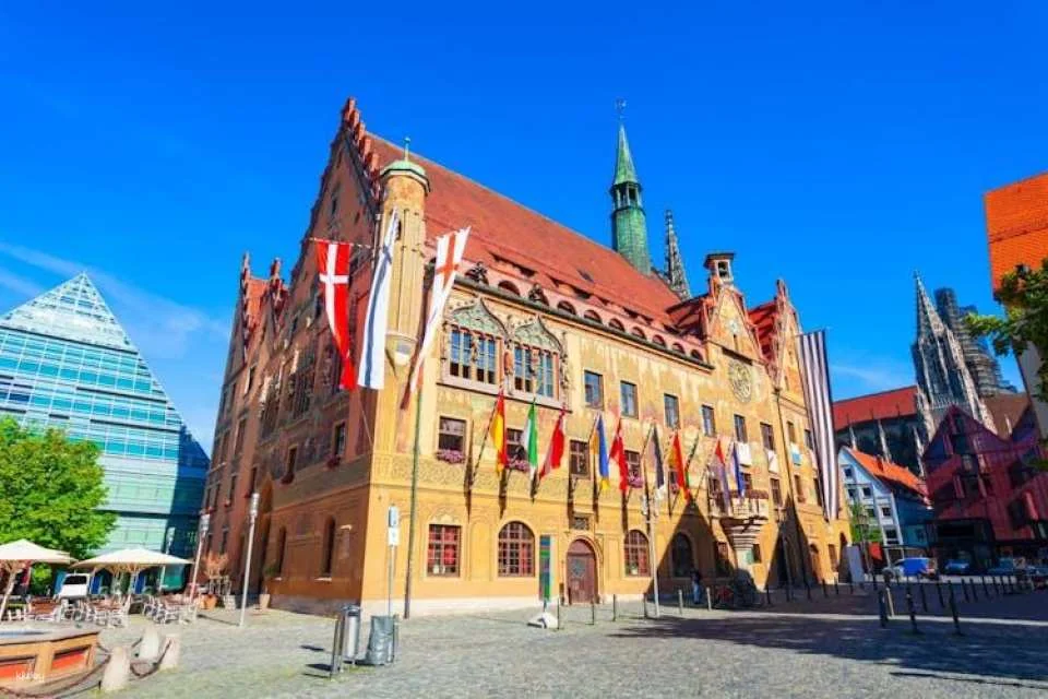 Discover Ulm in 1 hour with a local