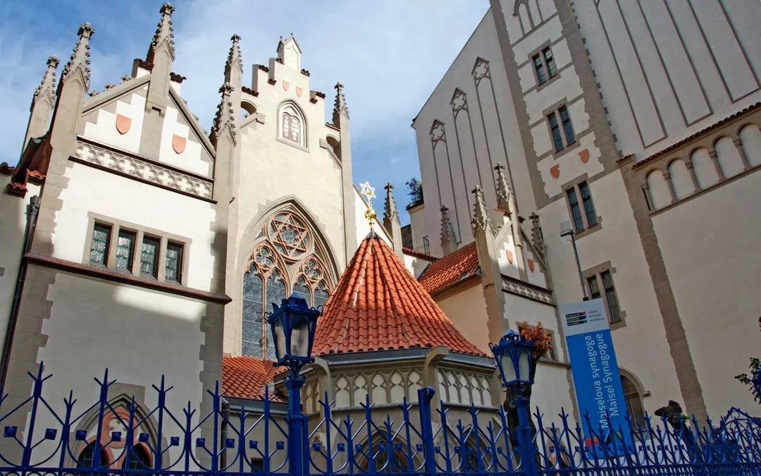 Discovering Prague: Half-Day Walking Tour & Entrance Ticket Image 4