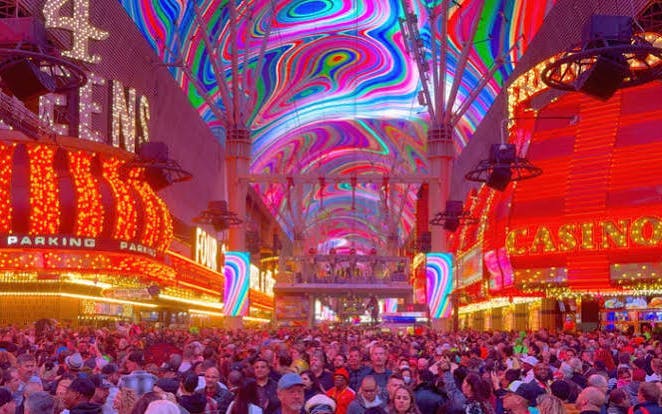 Downtown Las Vegas Self-Guided Bar Crawl 5 Bars, 5 Drinks, Poker Game and Prizes Image 4