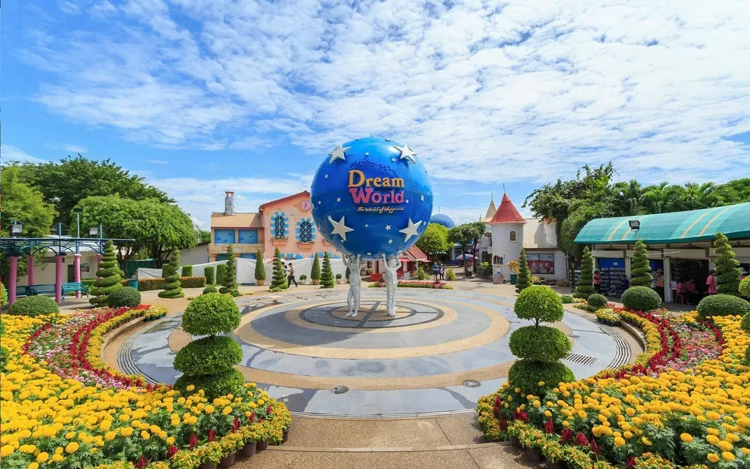 Dream World Super Visa with Unlimited Rides & Snow Town Visit Image 3