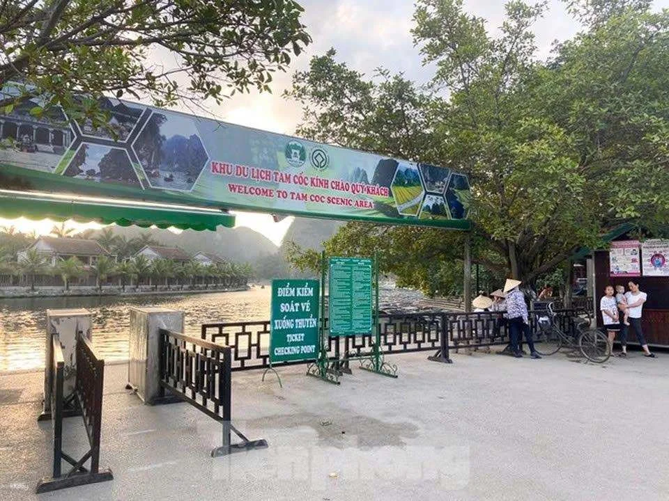 Easy & Time Saving Entrance Ticket to Tam Coc World Heritage Boating Experience