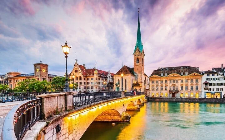 Einstein's Zurich: Self-Guided City Exploration Game Image 3