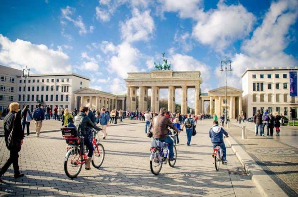 Electric bike rental in Berlin-Mitte