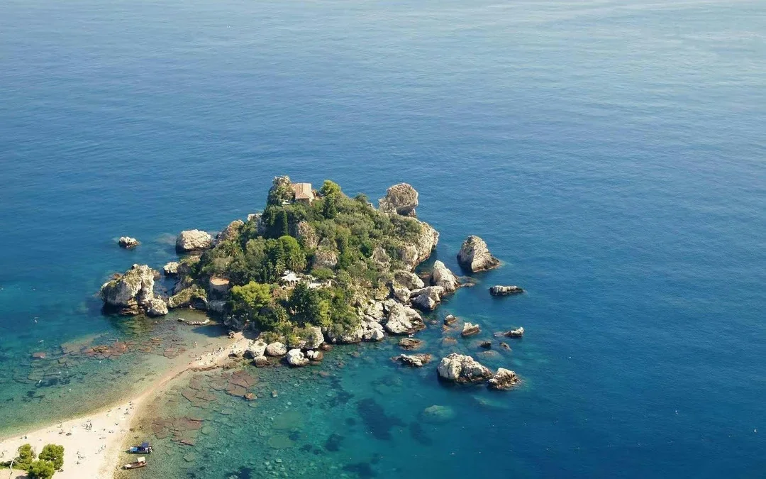 Etna - Taormina & Isola Bella Day Tour Image 3