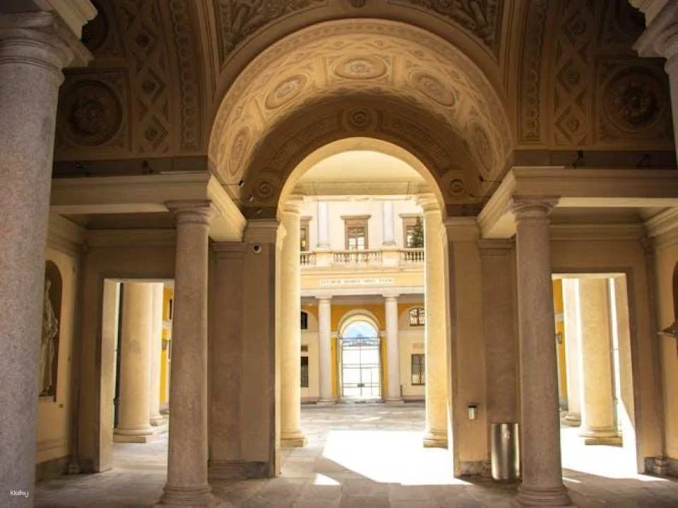 Exclusive private guided tour through the architecture of Lugano