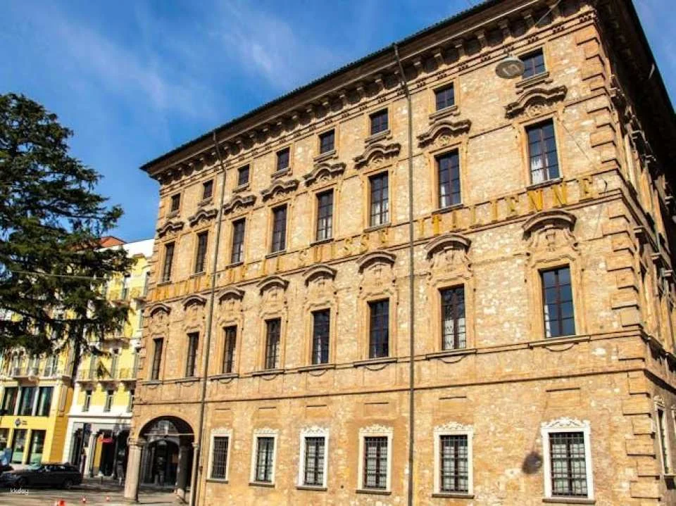 Exclusive private guided tour through the architecture of Lugano