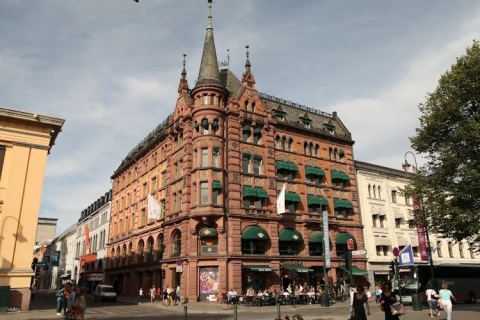 Explore Oslo in 60 minutes with a local