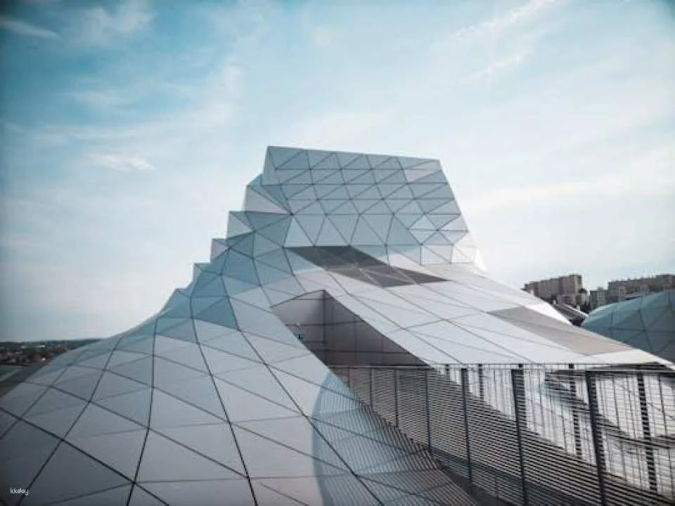 Explore the Instaworthy spots of Lyon with a local