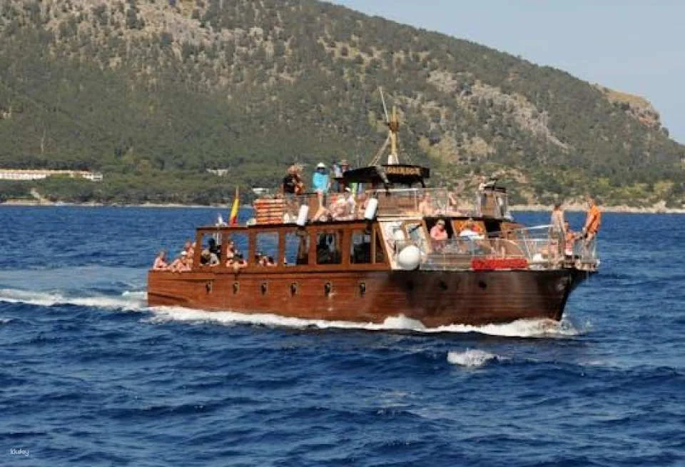 Family Pirate boat trip to Formentor Beach by Mallorca Piraten