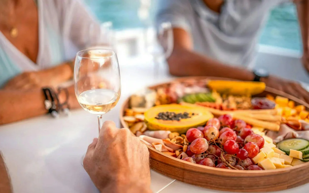 From Albufeira: Algarve Sunset Dinner Cruise with Drinks and Live DJ Image 11