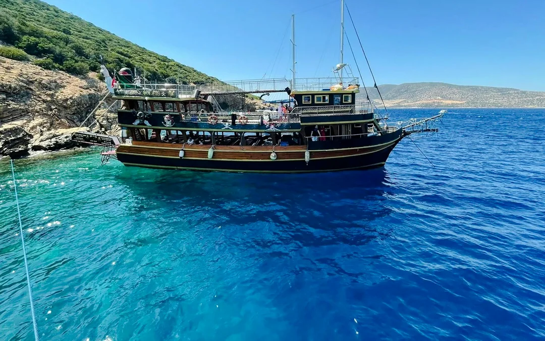 From Antalya: Pirate Boat Cruise with Lunch and Roundtrip Transfer Image 5