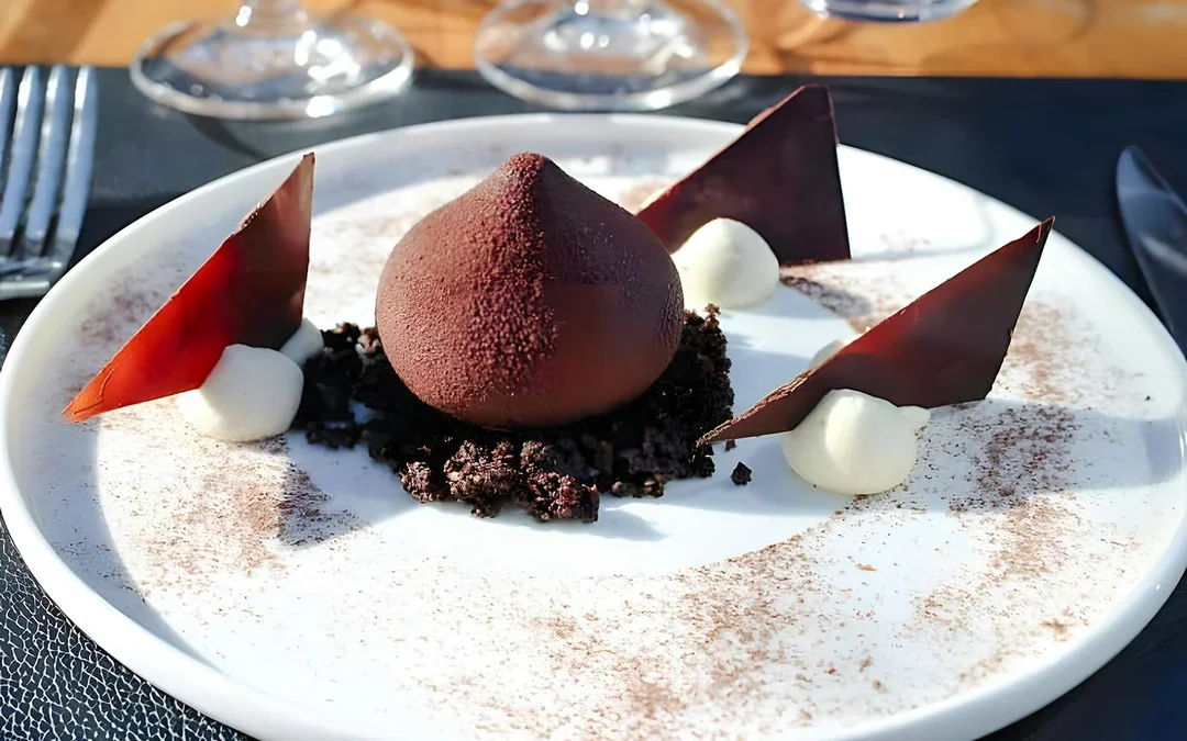 From Arc de Triomphe: Bustronome Signature Dinner with Paris Views Image 3