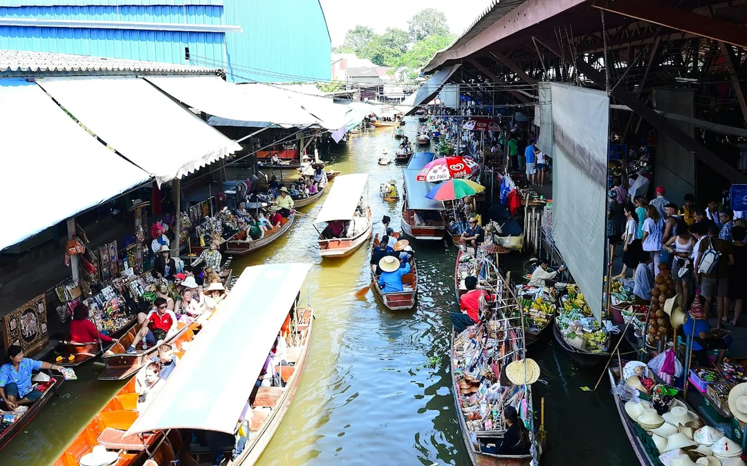 From Bangkok: Maeklong Railway Market, Damnoen Saduak Floating Market & Ayutthaya Small-Group Tour Image 2