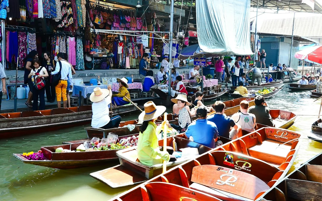 From Bangkok: Maeklong Railway Market, Damnoen Saduak Floating Market & Ayutthaya Small-Group Tour Image 3