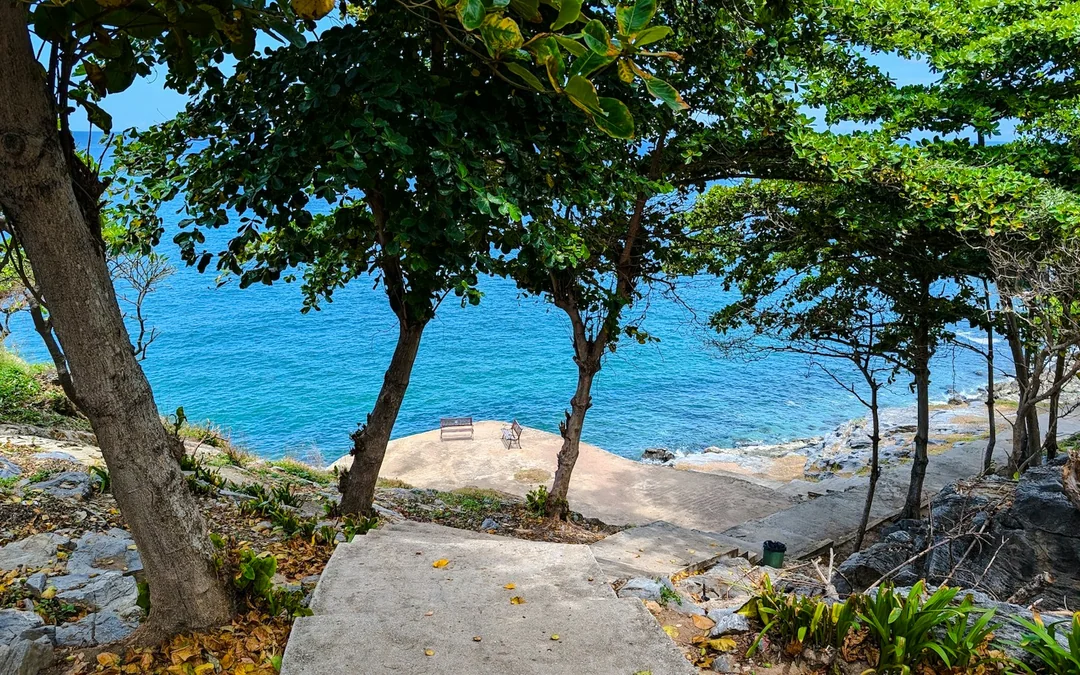 From Bangkok or Pattaya: Koh Sichang Island Day Trip with Hotel Transfers and Private Tuk-Tuk Tour Image 4