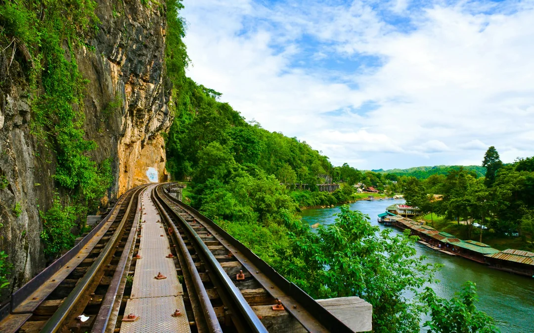 From Bangkok: Private River Kwai Day Trip with Death Railway Train Ride and Damnoen Saduak Floating Market Image 3