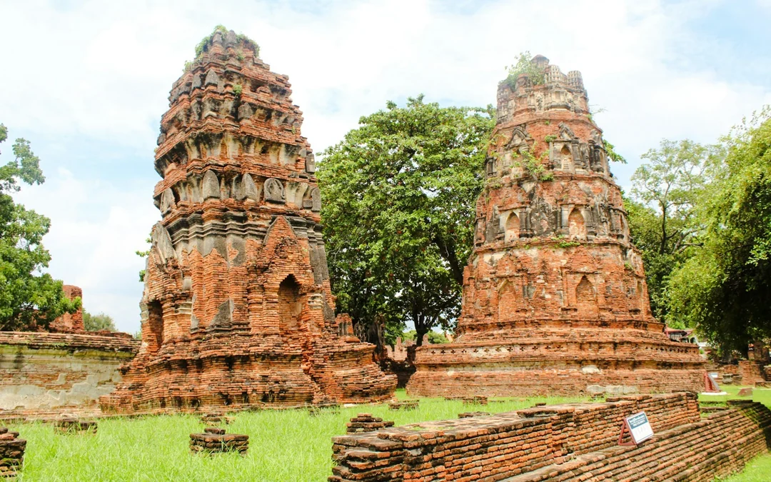 From Bangkok: Private UNESCO Ayutthaya Historical Park Tour with Frog-Headed Tuk-Tuk Ride and Local Market Image 5