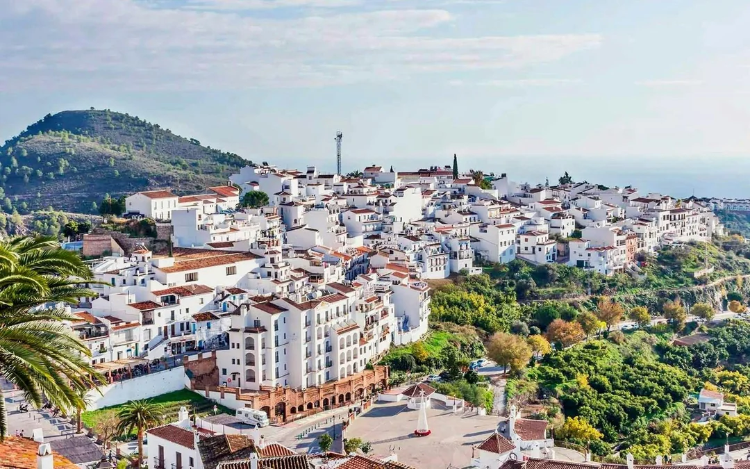From Benalmádena: Caves of Nerja, Nerja & Frigiliana Day Tour Image 5