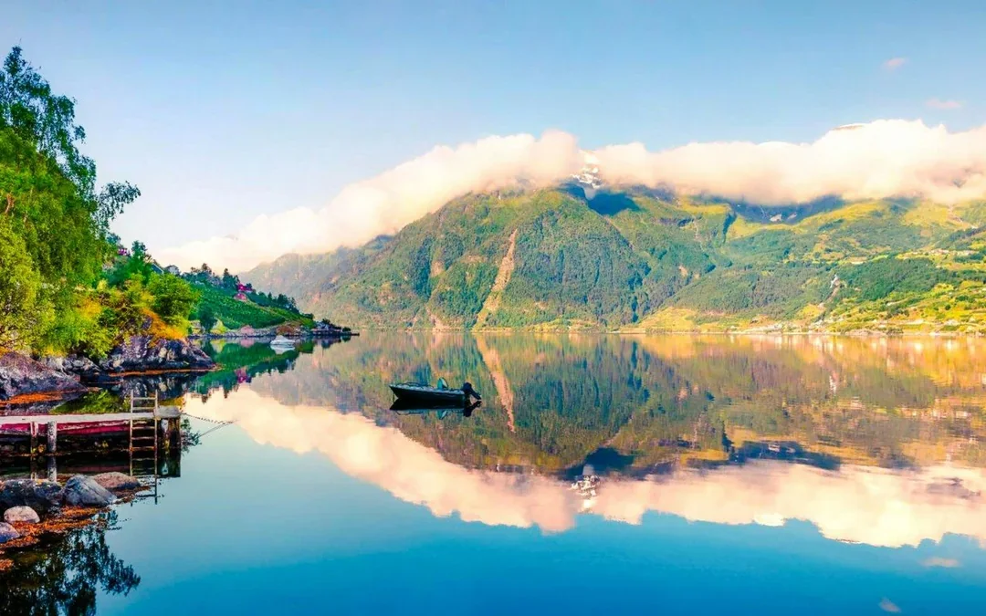 From Bergen: Hardangerfjord, Waterfalls, Culture & Apple Pie Image 1