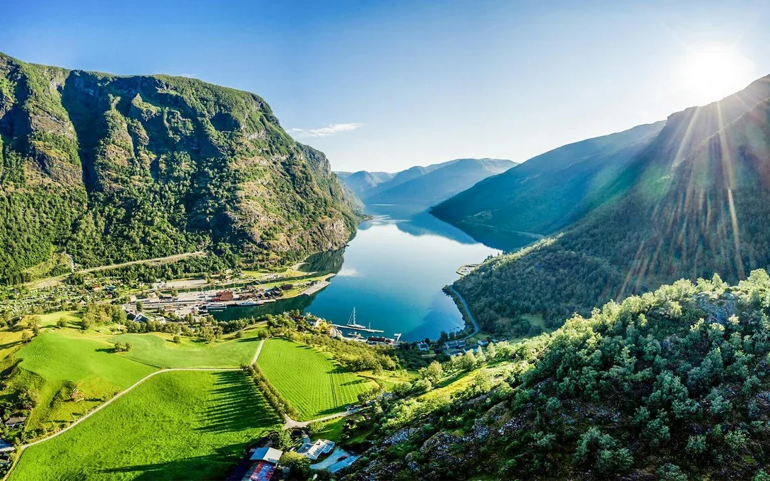 From Bergen: Nærøyfjord Cruise, Flåm, and Stegastein Guided Bus Tour Image 4