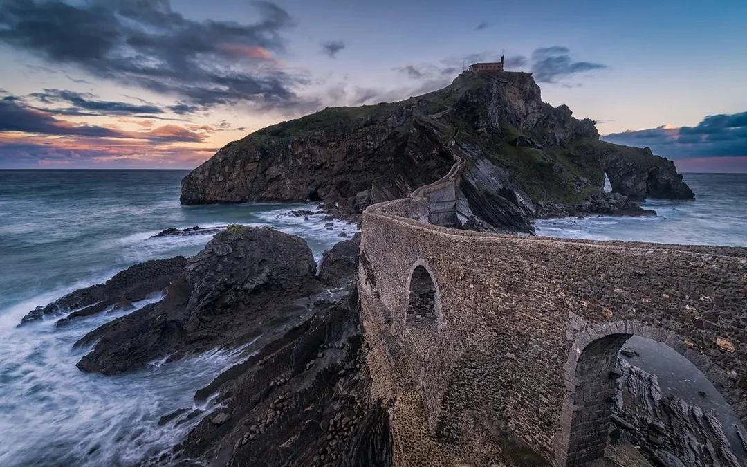 From Biarritz: Gaztelugatxe, Bilbao & Guggenheim Museum Tour Image 4
