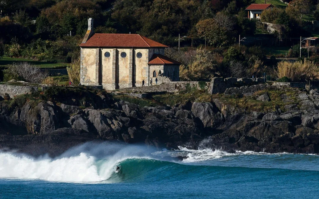 From Bilbao: Gaztelugatxe, Mundaka & Guernica Tour Image 4