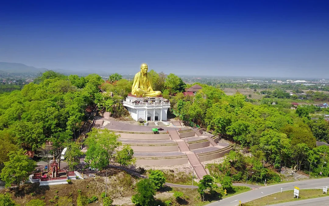 From Chiang Mai: Doi Suthep, Wat Umong, and Wat Pha Lat Sunrise Guided Tour with Hotel Transfers 
 Image 11