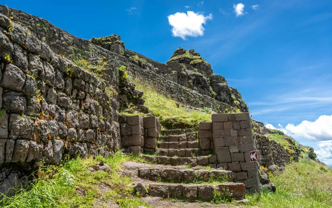 From Cusco: Full-Day Guided Hiking Tour to Waqrapukara Image 4