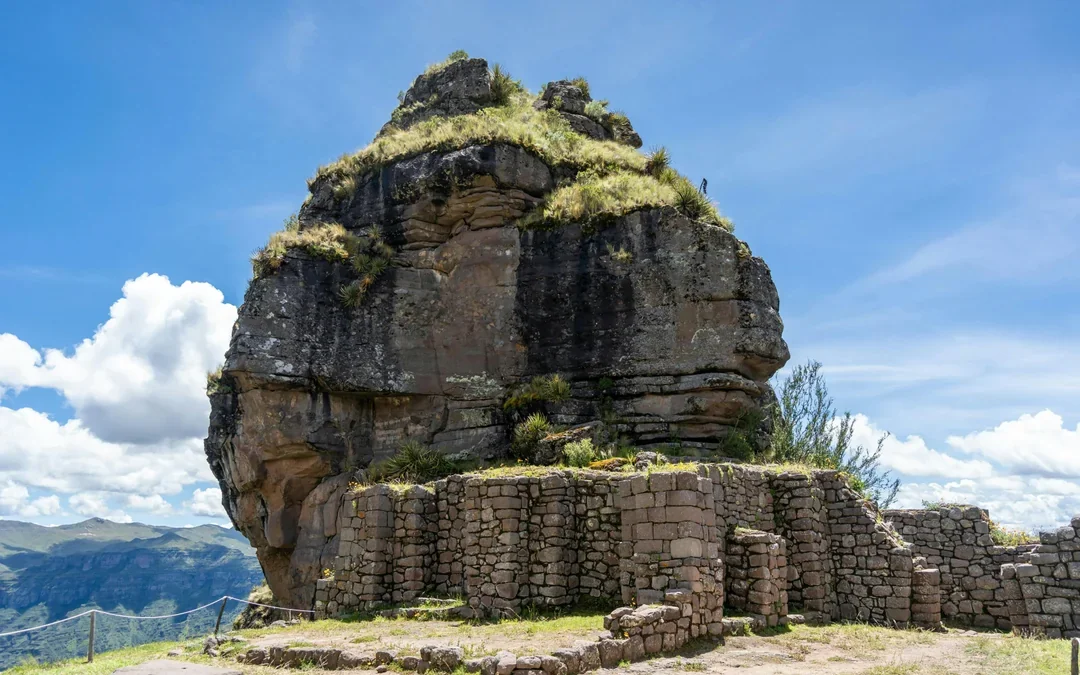 From Cusco: Full-Day Guided Hiking Tour to Waqrapukara Image 5