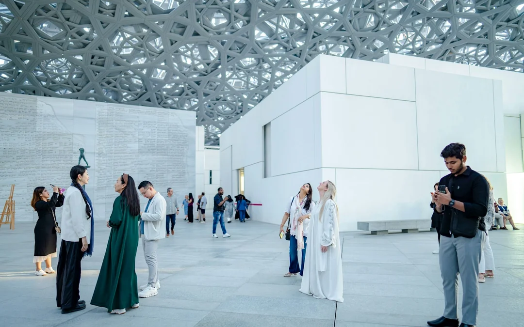 From Dubai: Abu Dhabi Heritage & Culture Tour with Sheikh Zayed Grand Mosque & Souq Image 2