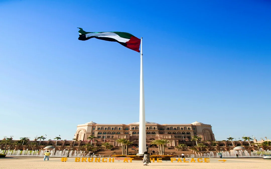 From Dubai: Abu Dhabi Heritage & Culture Tour with Sheikh Zayed Grand Mosque & Souq Image 9