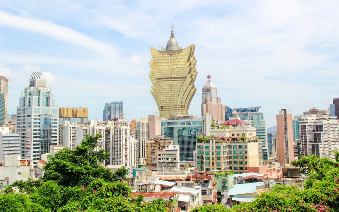 From Hong Kong: Macau Guided Day Trip with Lunch by TurboJet Ferry and HZMB Bus Image 2