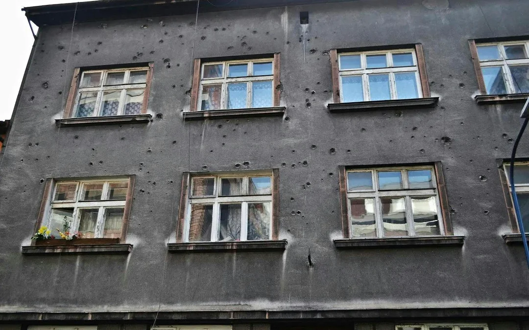 From Krakow: Auschwitz-Birkenau Guided Tour & Krakow Ghetto Visit with Transfers Image 5