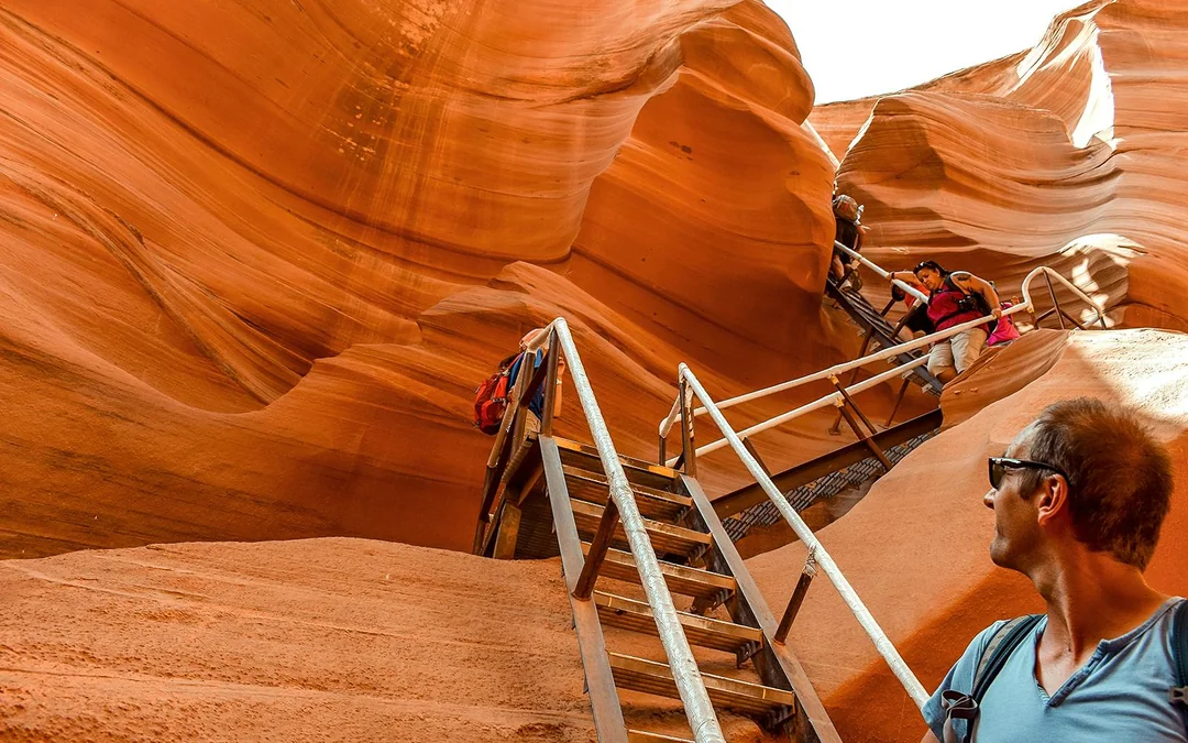 From Las Vegas: Lower Antelope Canyon & Horseshoe Bend Tour with Lunch Image 4