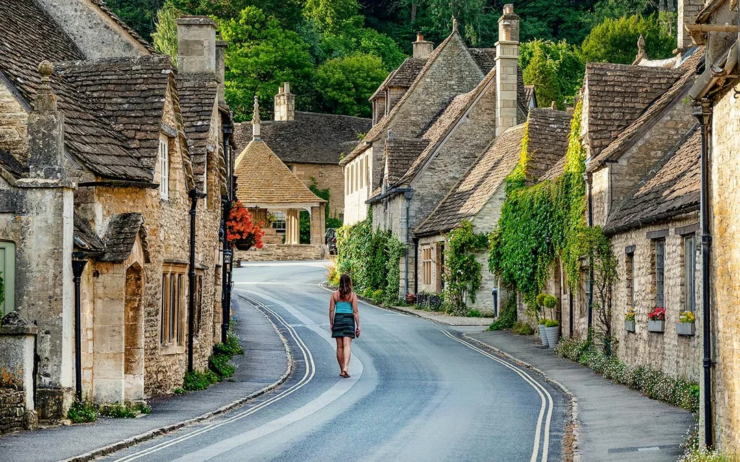 From London: Oxford and Cotswolds Small-Group Day Trip with Country Pub Lunch Image 2