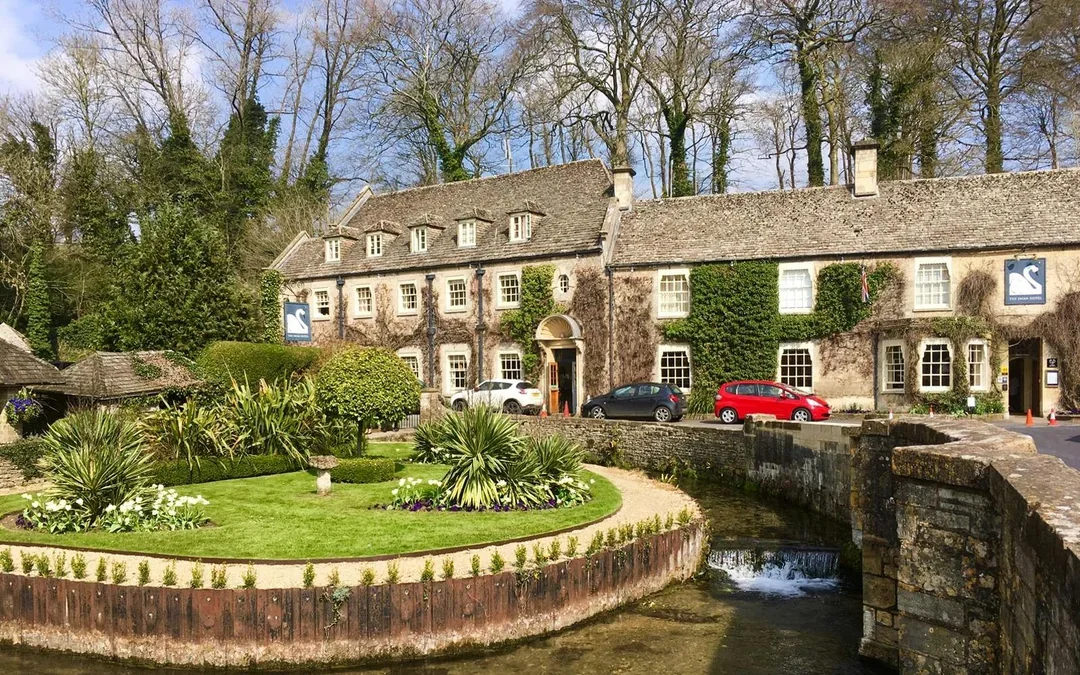 From London: Small Group Cotswolds Day Trip Including Bourton-on-the-Water Image 2