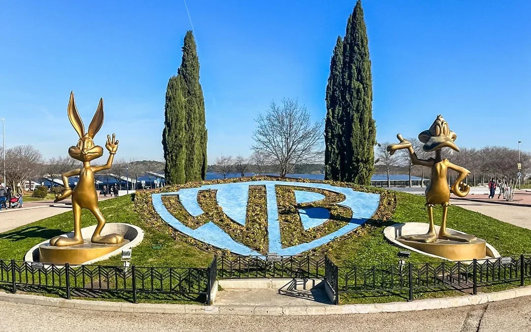 From Madrid: Full-Day Trip to Parque Warner Beach with Round-Trip Transfers Image 6