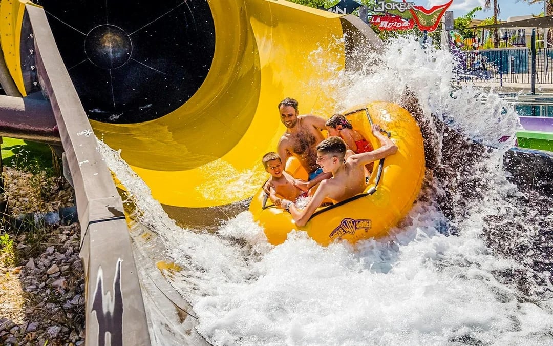 From Madrid: Full-Day Trip to Parque Warner Beach with Round-Trip Transfers Image 8
